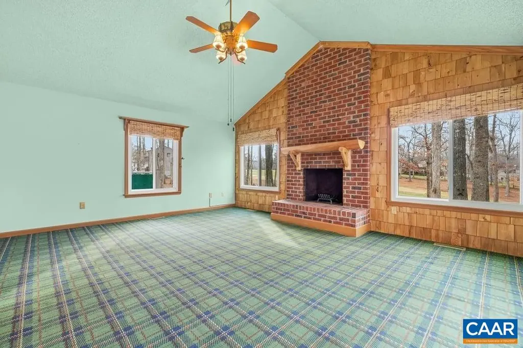28 Out Of Bounds Road Palmyra VA 22963