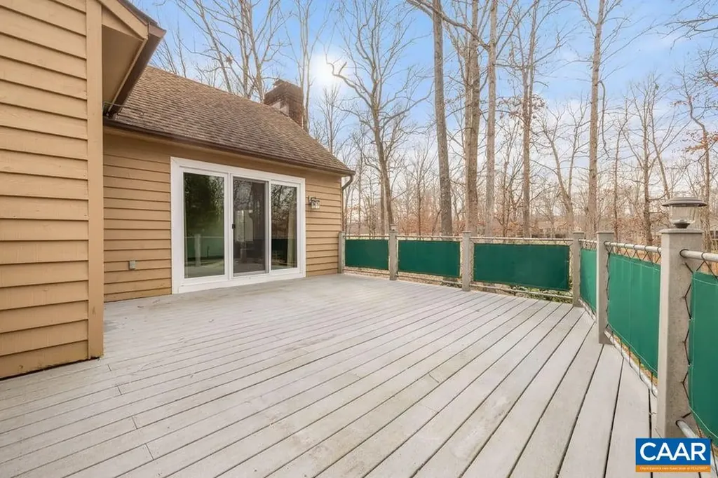 28 Out Of Bounds Road Palmyra VA 22963