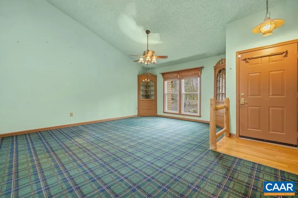 28 Out Of Bounds Road Palmyra VA 22963