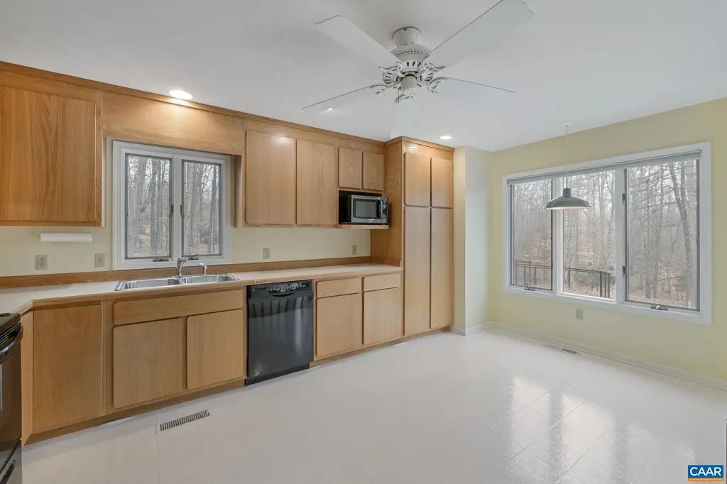 279 Deer Haven Lane Troy VA 22974