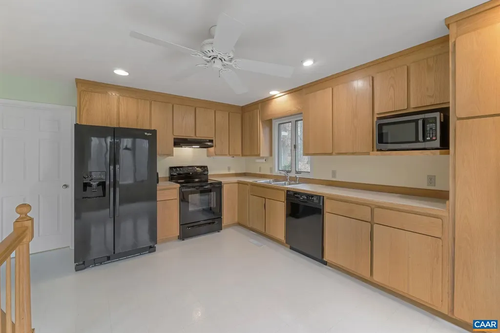 279 Deer Haven Lane Troy VA 22974