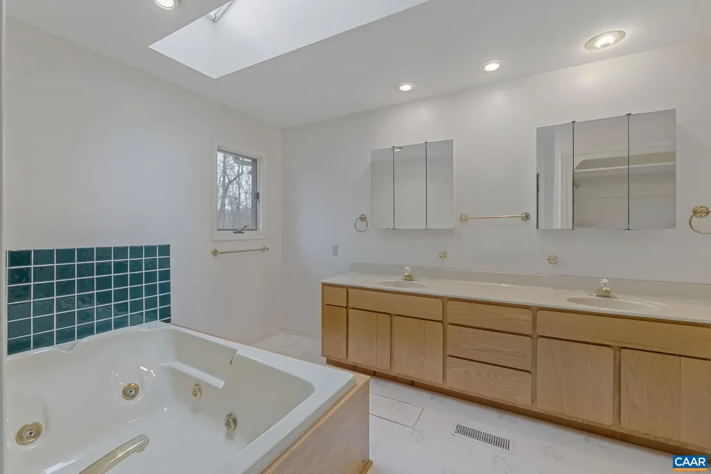 279 Deer Haven Lane Troy VA 22974