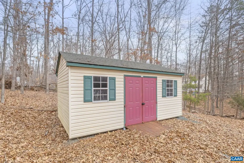 279 Deer Haven Lane Troy VA 22974