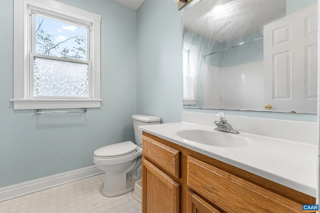 11 Pleasant View Terrace Palmyra VA 22963