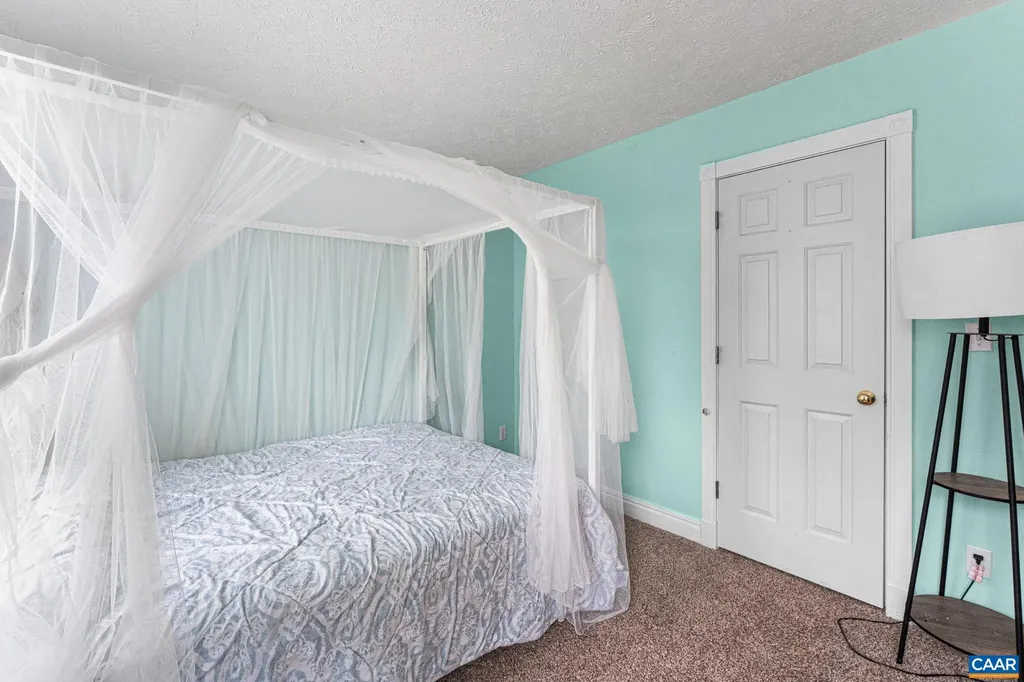 11 Pleasant View Terrace Palmyra VA 22963