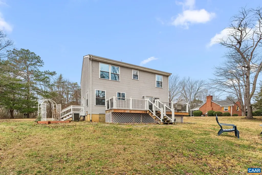 11 Pleasant View Terrace Palmyra VA 22963