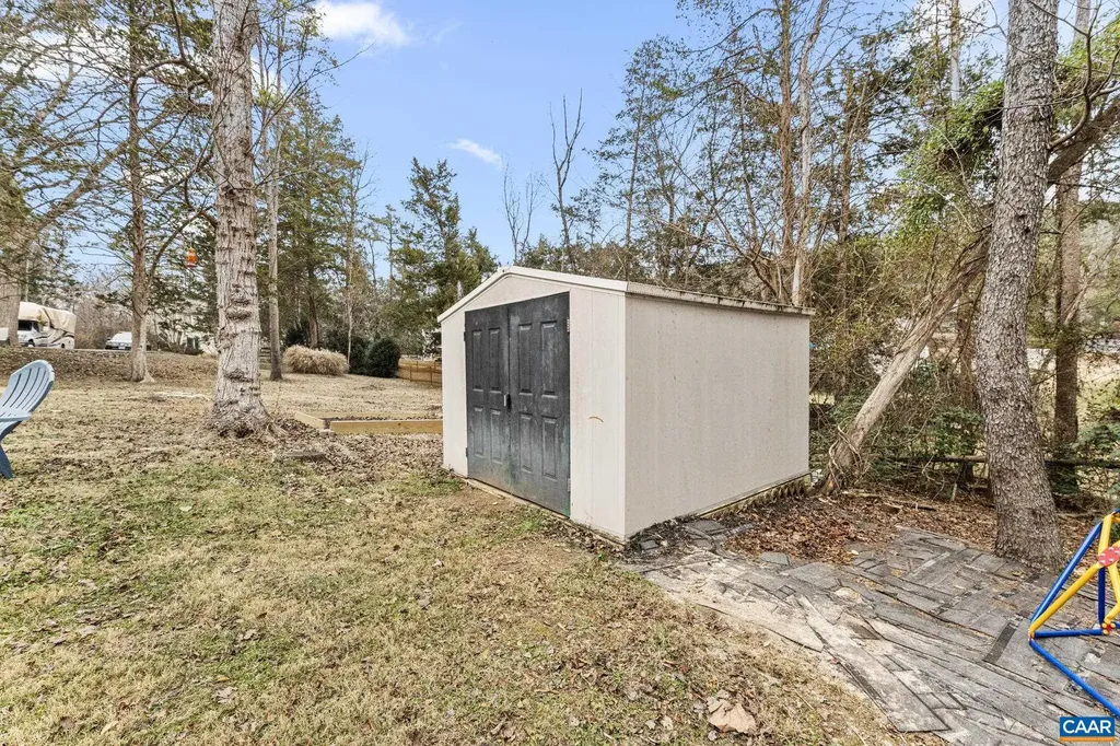 11 Pleasant View Terrace Palmyra VA 22963