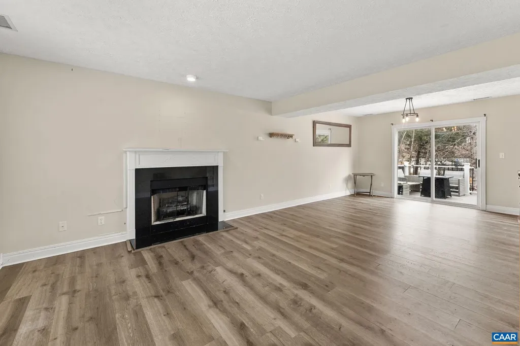 11 Pleasant View Terrace Palmyra VA 22963