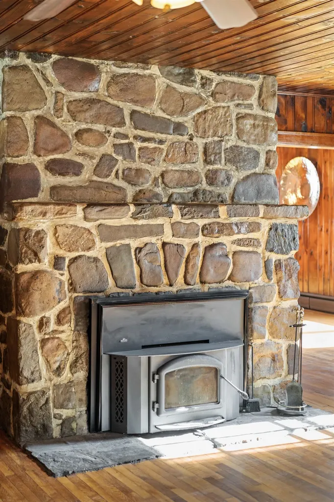 2193 Hankey Mountain Highway Churchville VA 24421