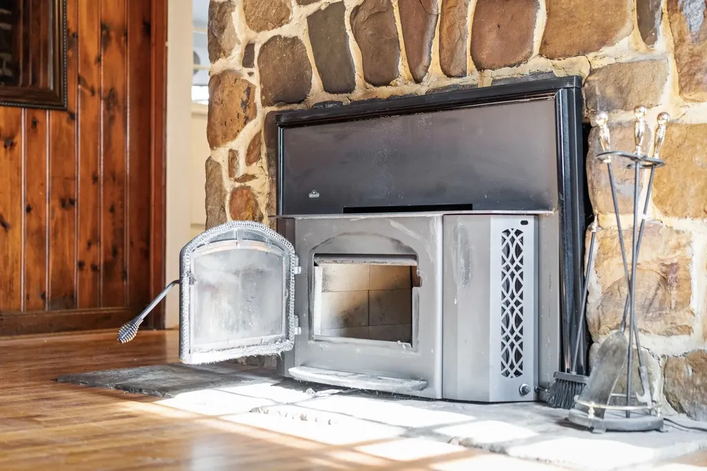 2193 Hankey Mountain Highway Churchville VA 24421