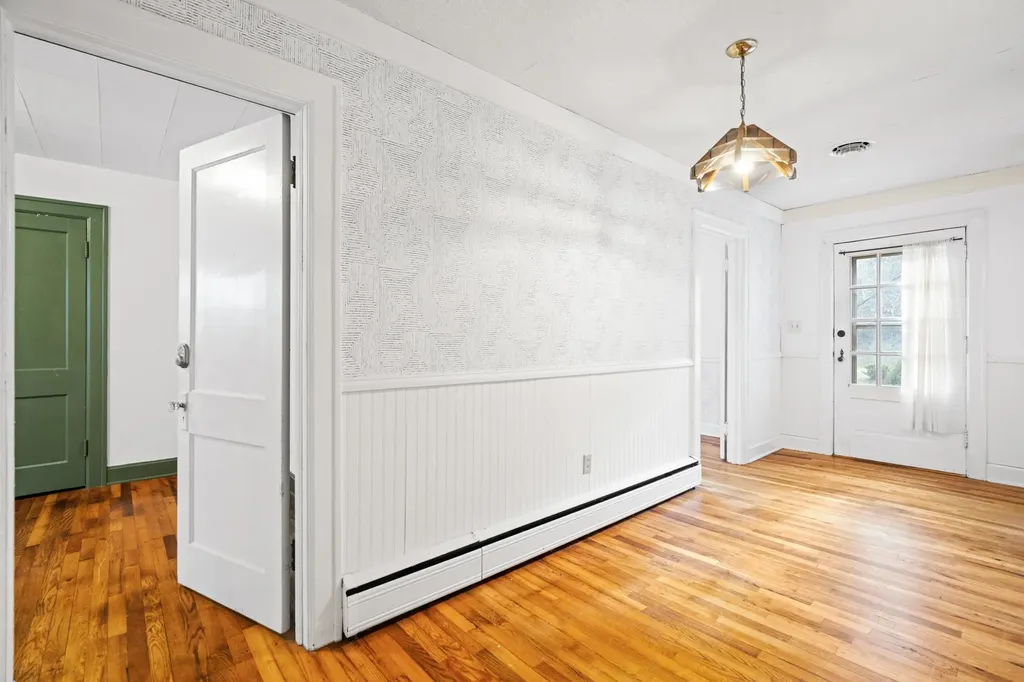 2193 Hankey Mountain Highway Churchville VA 24421