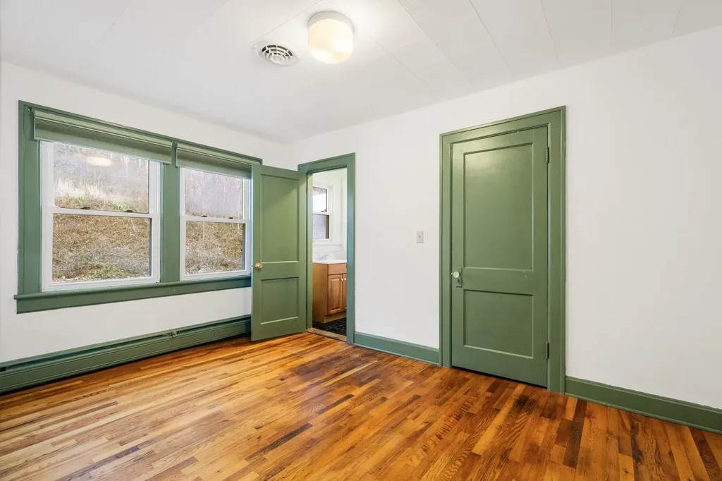 2193 Hankey Mountain Highway Churchville VA 24421