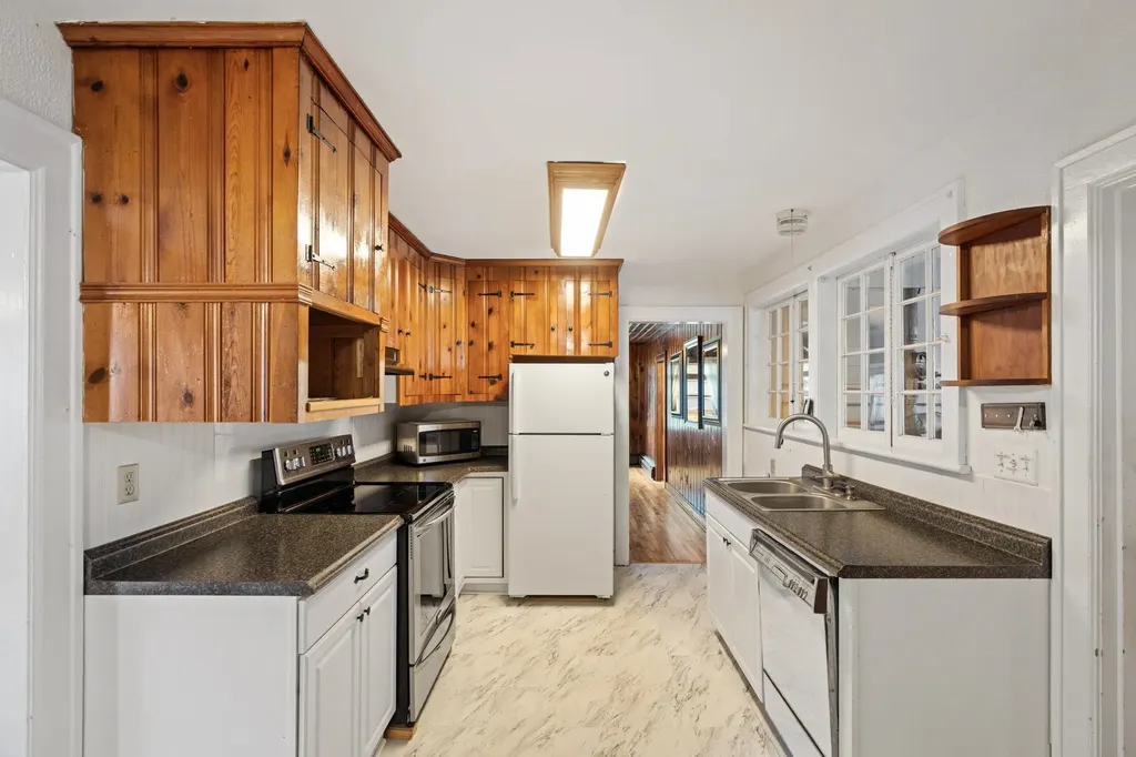 2193 Hankey Mountain Highway Churchville VA 24421