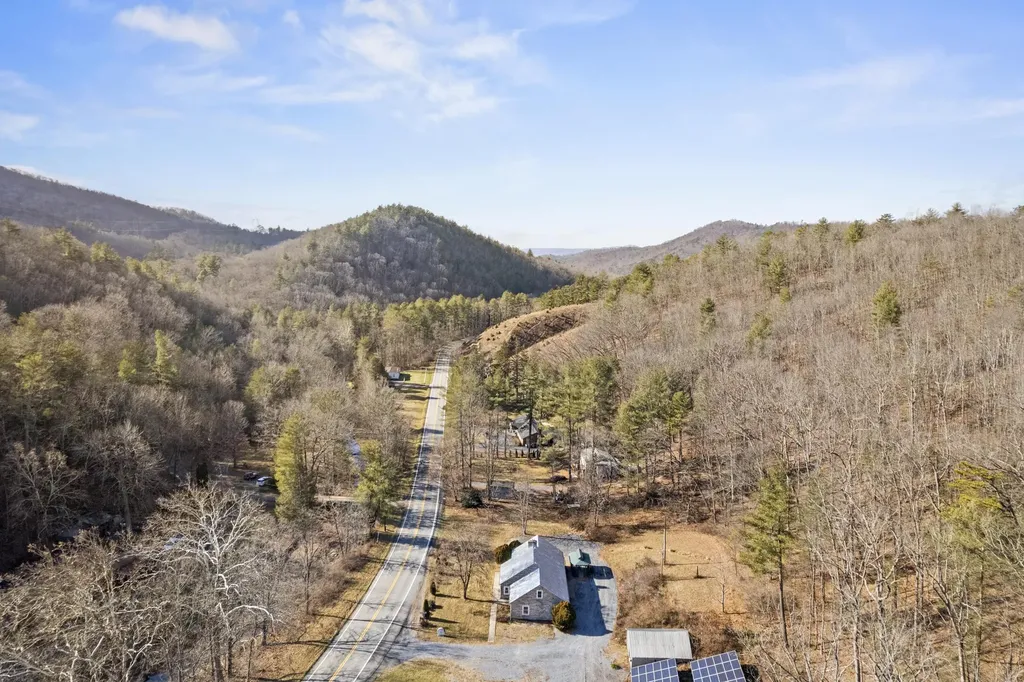 2193 Hankey Mountain Highway Churchville VA 24421