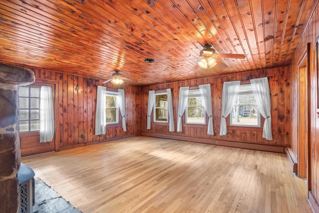 2193 Hankey Mountain Highway Churchville VA 24421