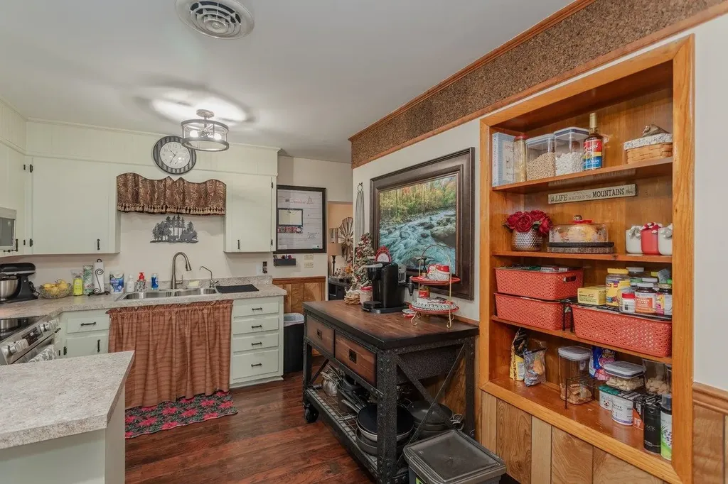 302 Honeysuckle Road Elkton VA 22827