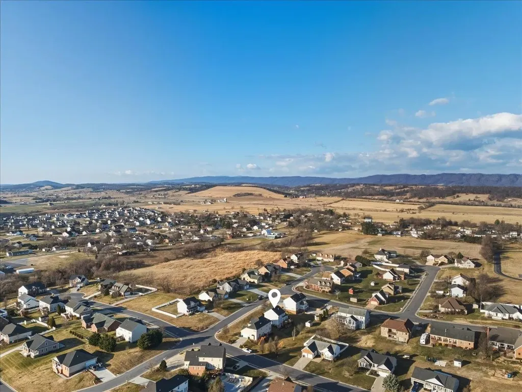 191 Eisenhower Drive Broadway VA 22815