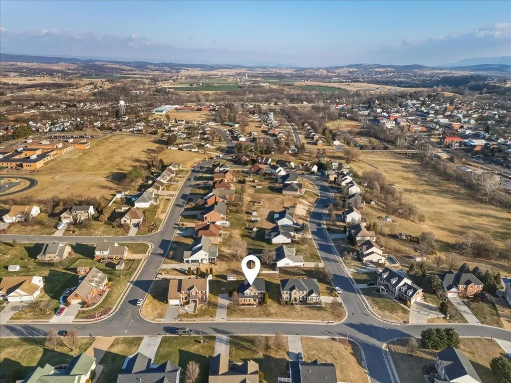 191 Eisenhower Drive Broadway VA 22815