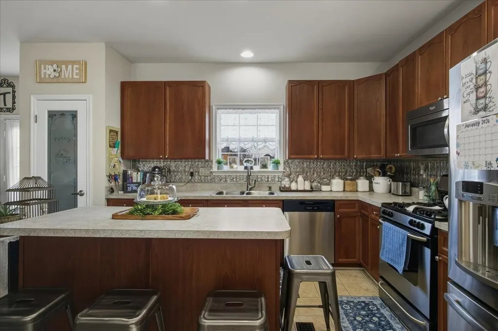 191 Eisenhower Drive Broadway VA 22815