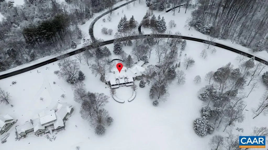 1310 Monocan Drive Nellysford VA 22958