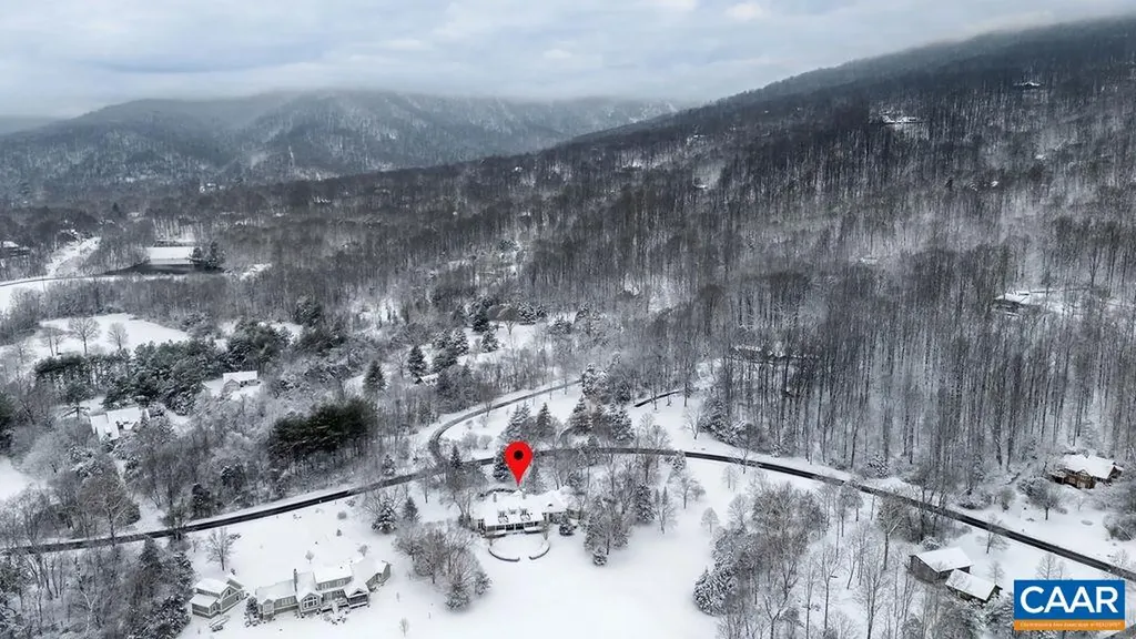 1310 Monocan Drive Nellysford VA 22958