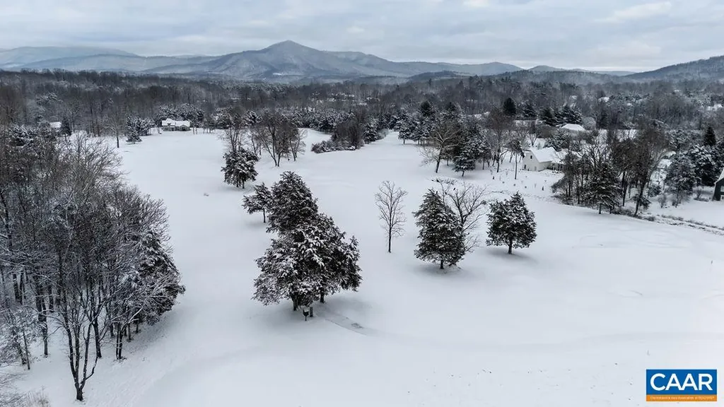 1310 Monocan Drive Nellysford VA 22958