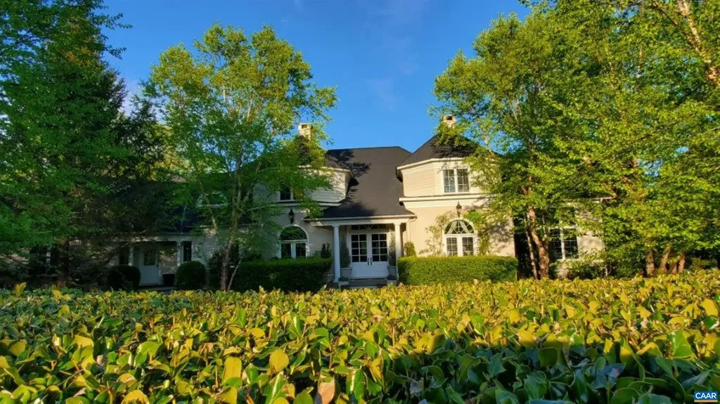 1310 Monocan Drive Nellysford VA 22958