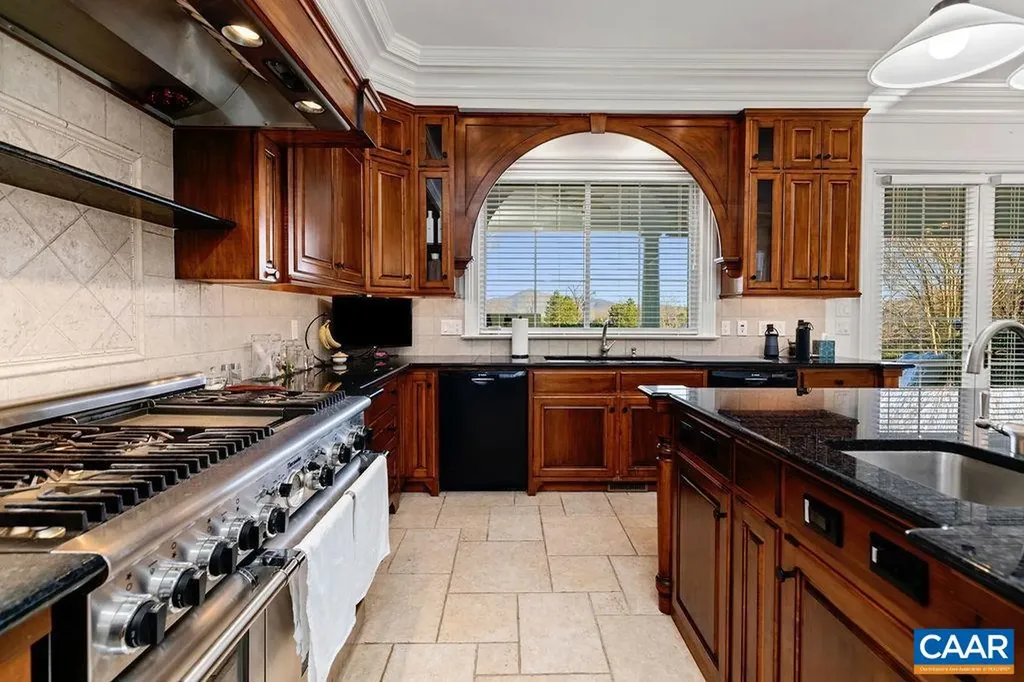 1310 Monocan Drive Nellysford VA 22958