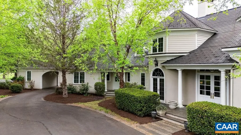 1310 Monocan Drive Nellysford VA 22958