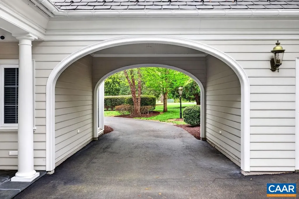 1310 Monocan Drive Nellysford VA 22958