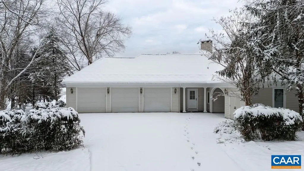 1310 Monocan Drive Nellysford VA 22958