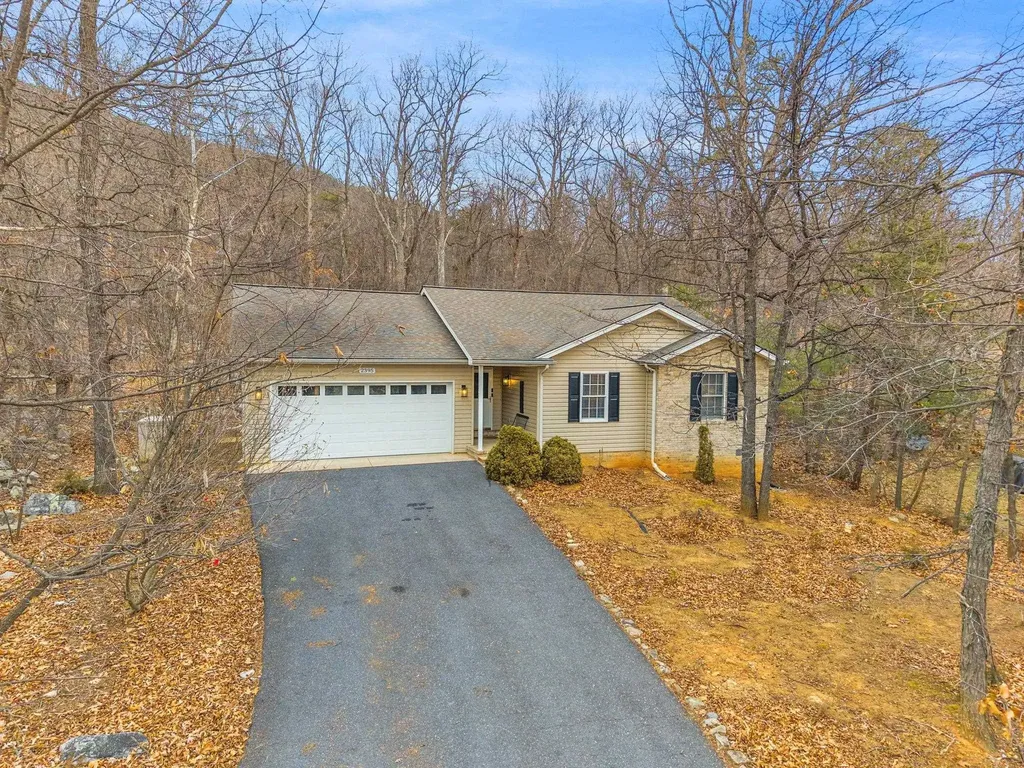 2395 Hopkins Drive Mcgaheysville VA 22840