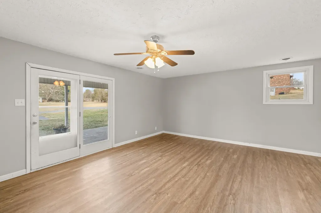 54 Thorofare Road Crimora VA 24431