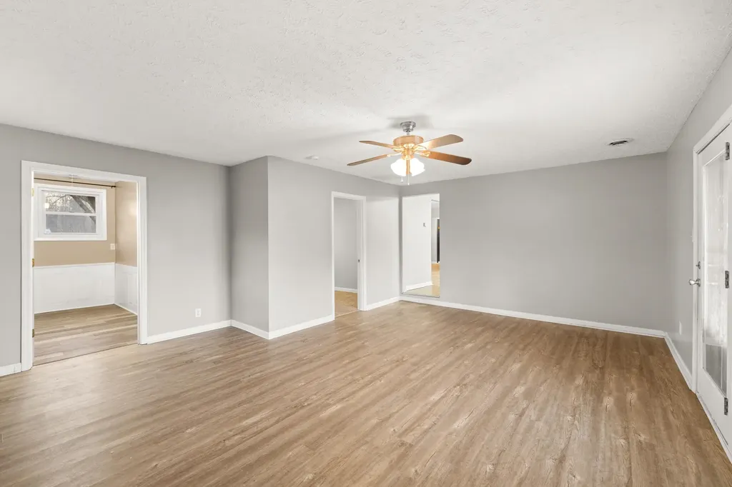 54 Thorofare Road Crimora VA 24431