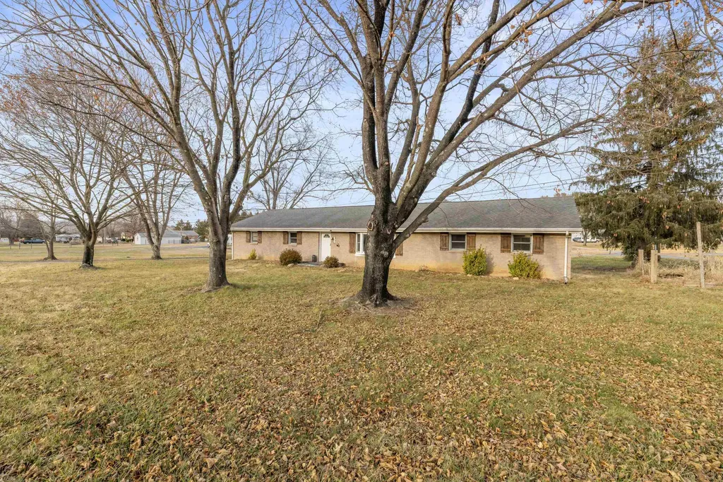 54 Thorofare Road Crimora VA 24431