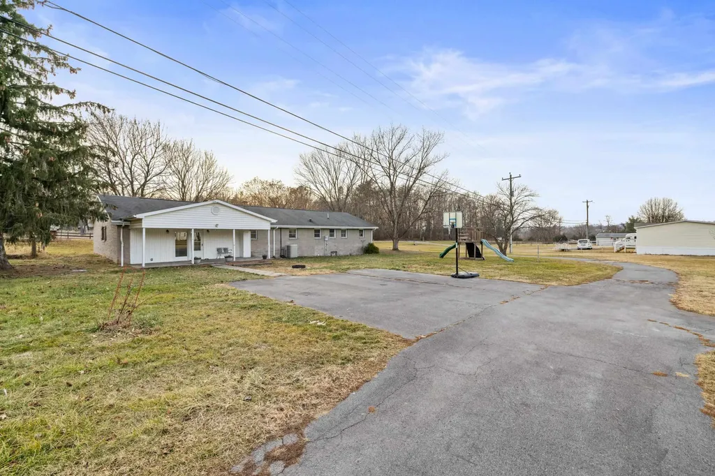 54 Thorofare Road Crimora VA 24431