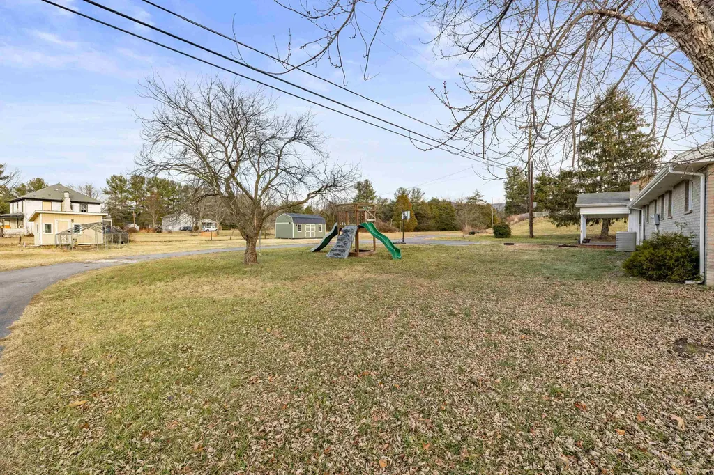 54 Thorofare Road Crimora VA 24431