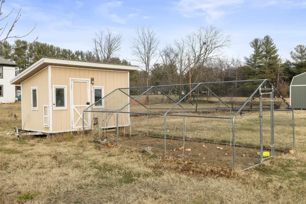 54 Thorofare Road Crimora VA 24431