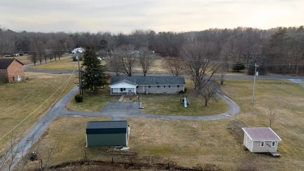 54 Thorofare Road Crimora VA 24431