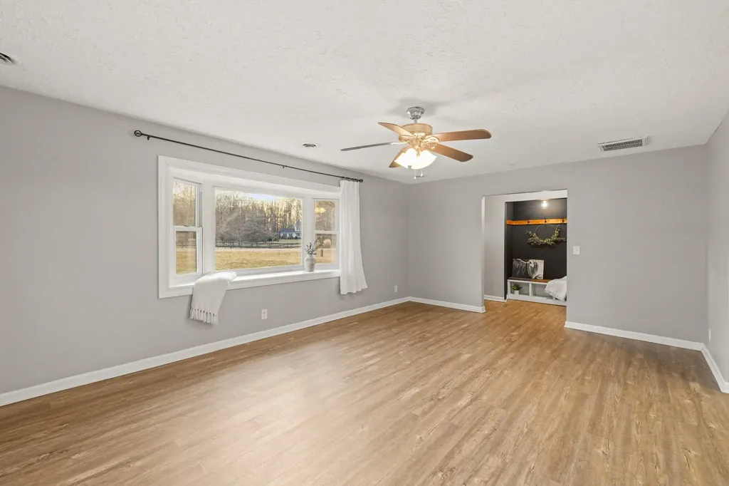 54 Thorofare Road Crimora VA 24431