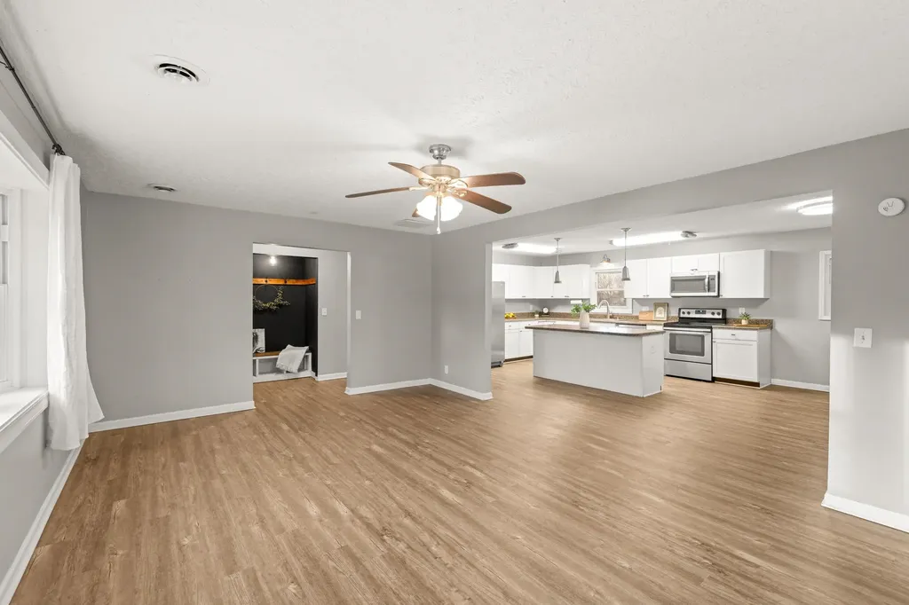 54 Thorofare Road Crimora VA 24431