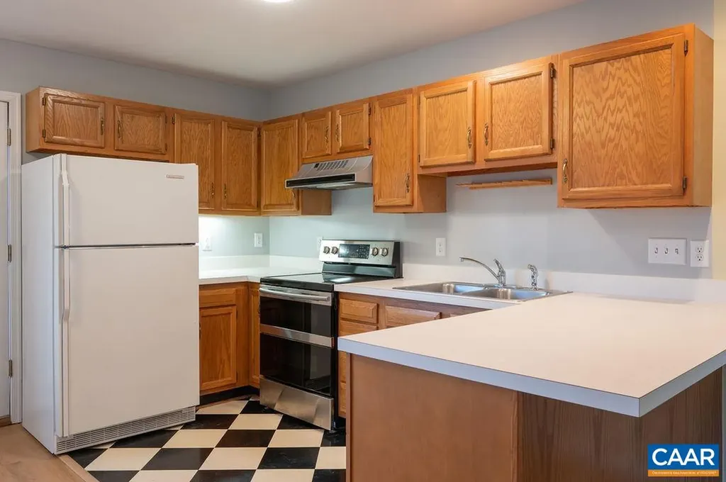 1688 Royal Oak Court Charlottesville VA 22902