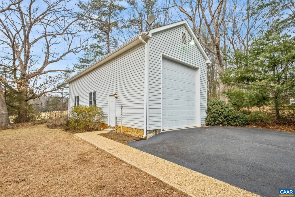 17 Rudolph Street Ruckersville VA 22968