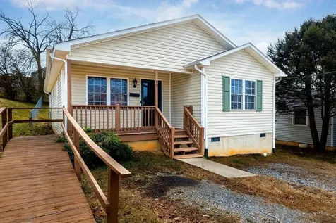 501 Hays Avenue Staunton VA 24401