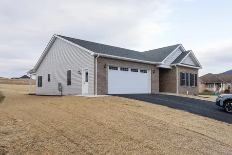 919 Clicks Lane New Market VA 22844