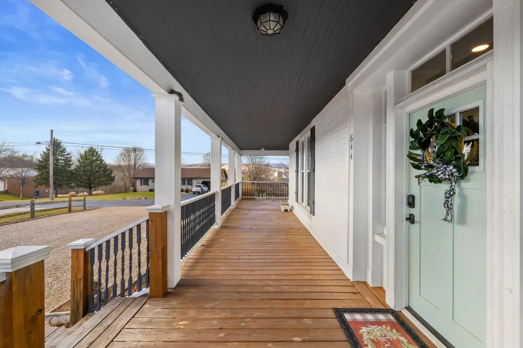 644 Early Drive Broadway VA 22815