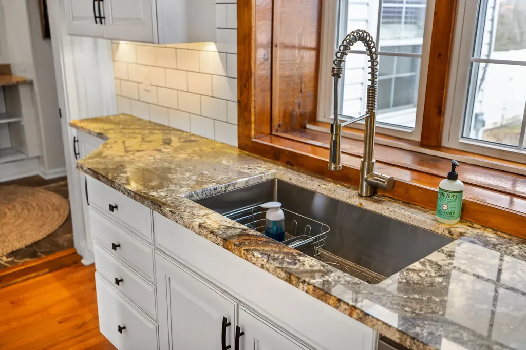 644 Early Drive Broadway VA 22815