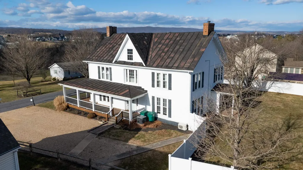 644 Early Drive Broadway VA 22815