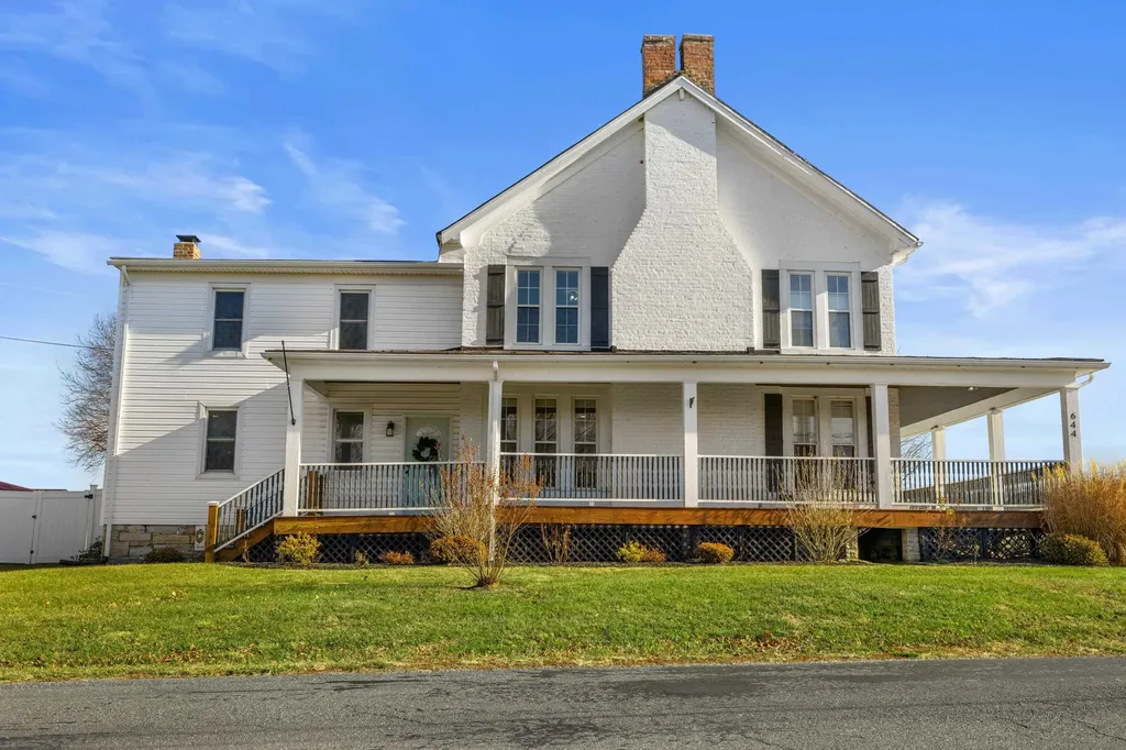 644 Early Drive Broadway VA 22815