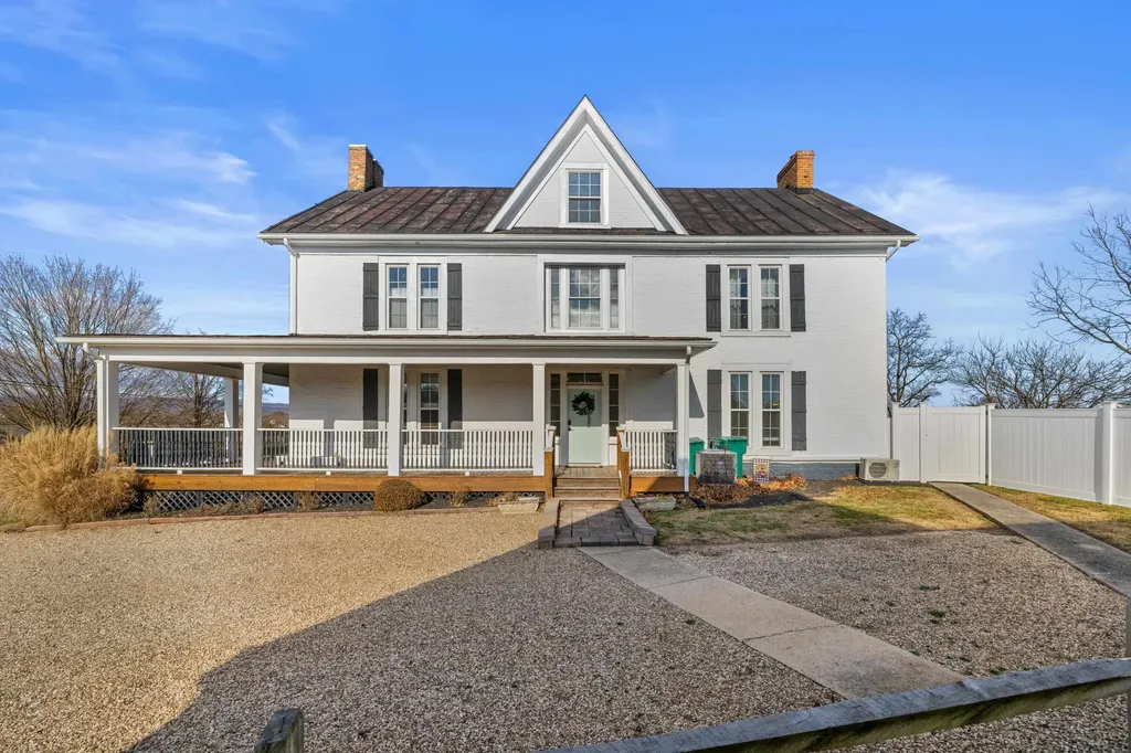 644 Early Drive Broadway VA 22815